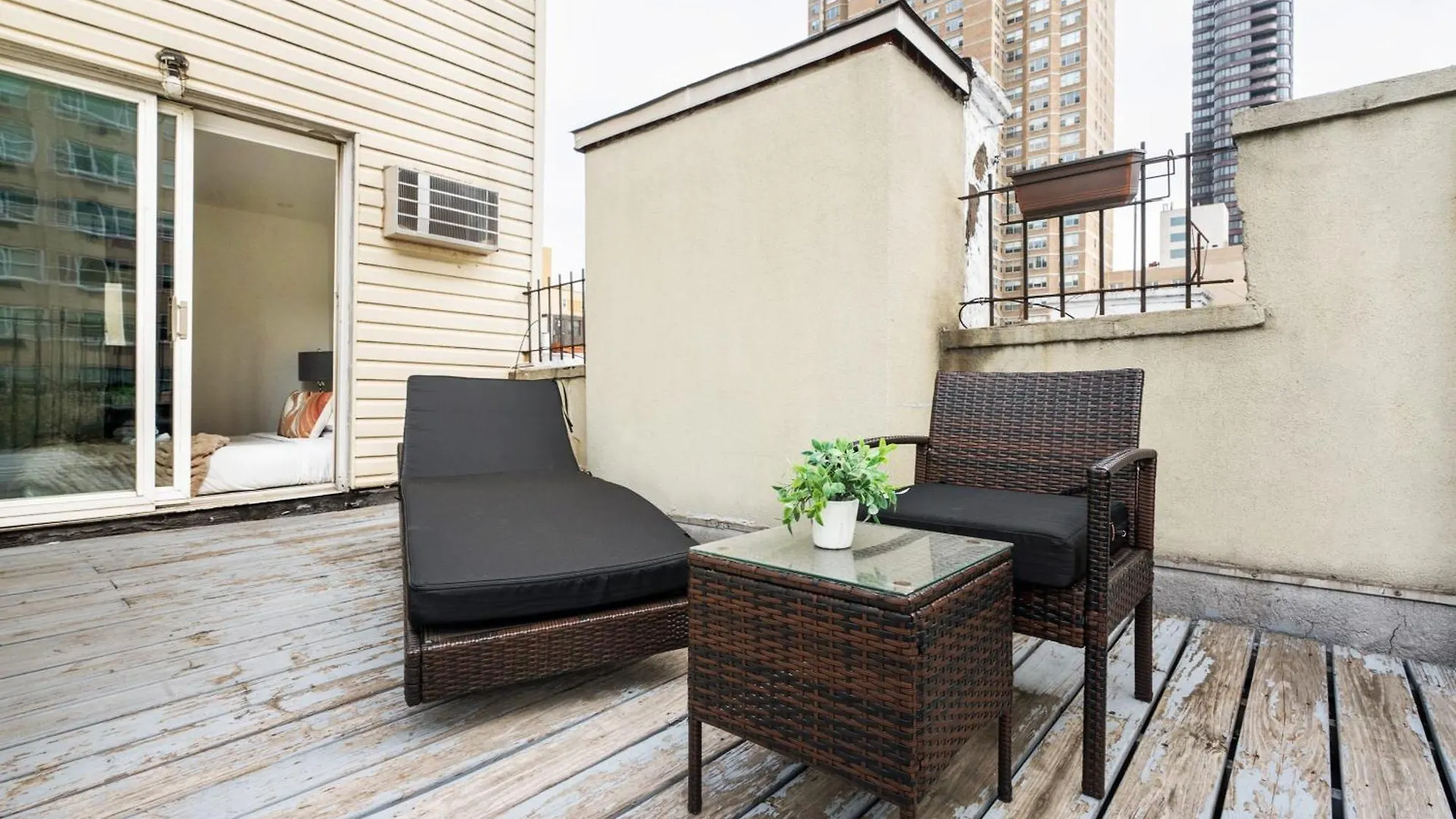 1597-Phn Ph Duplex -Private Outdoor 2Bath Apartment New York