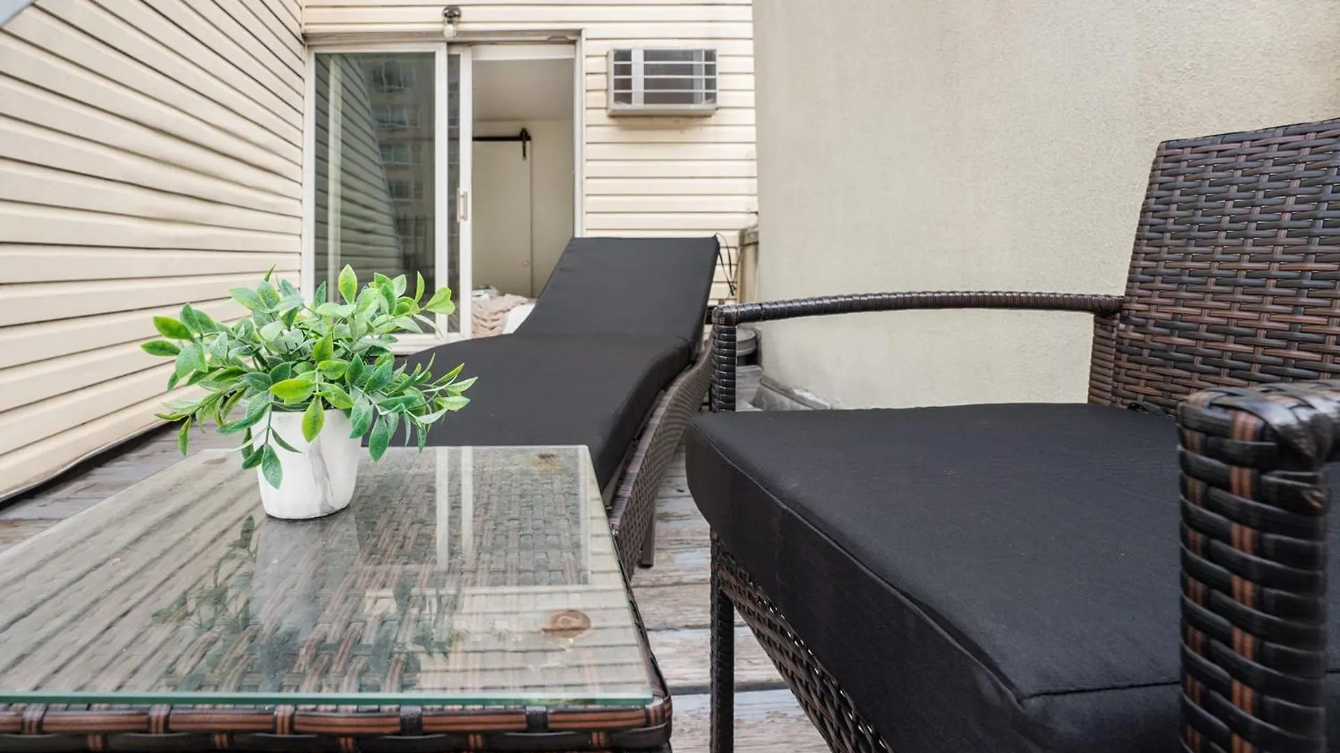 1597-Phn Ph Duplex -Private Outdoor 2Bath Apartment New York 0*,  United States