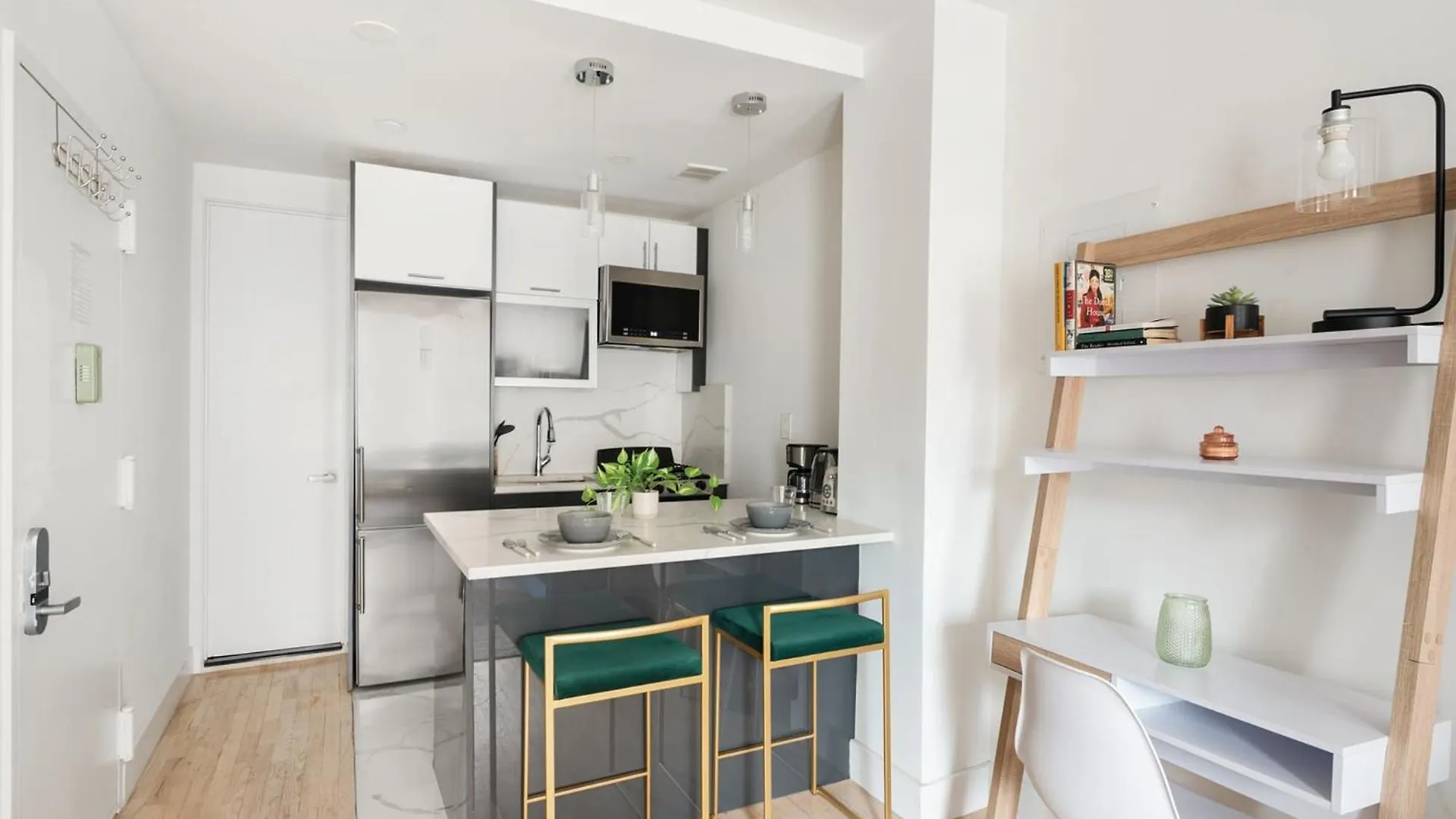 1597-Phn Ph Duplex -Private Outdoor 2Bath Apartment New York