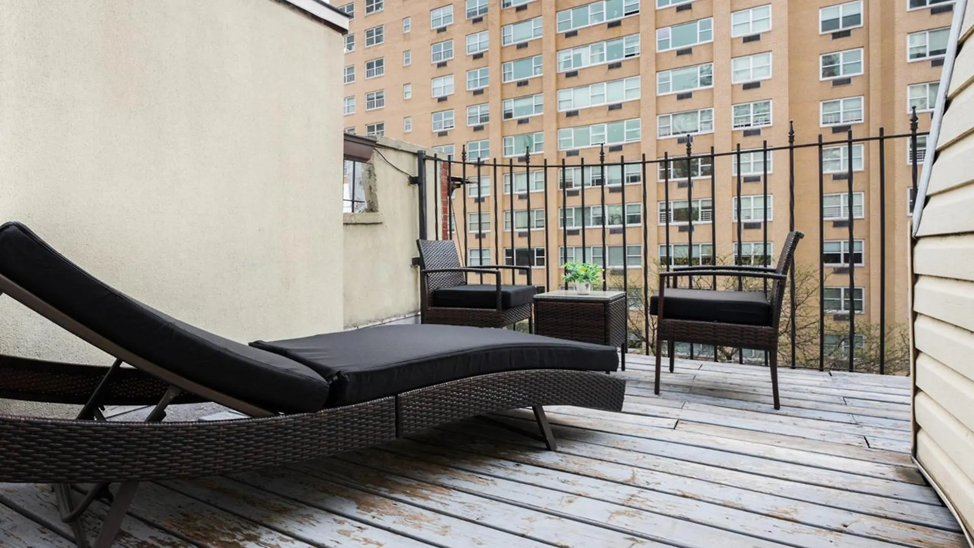 1597-Phn Ph Duplex -Private Outdoor 2Bath Apartment New York 0*,